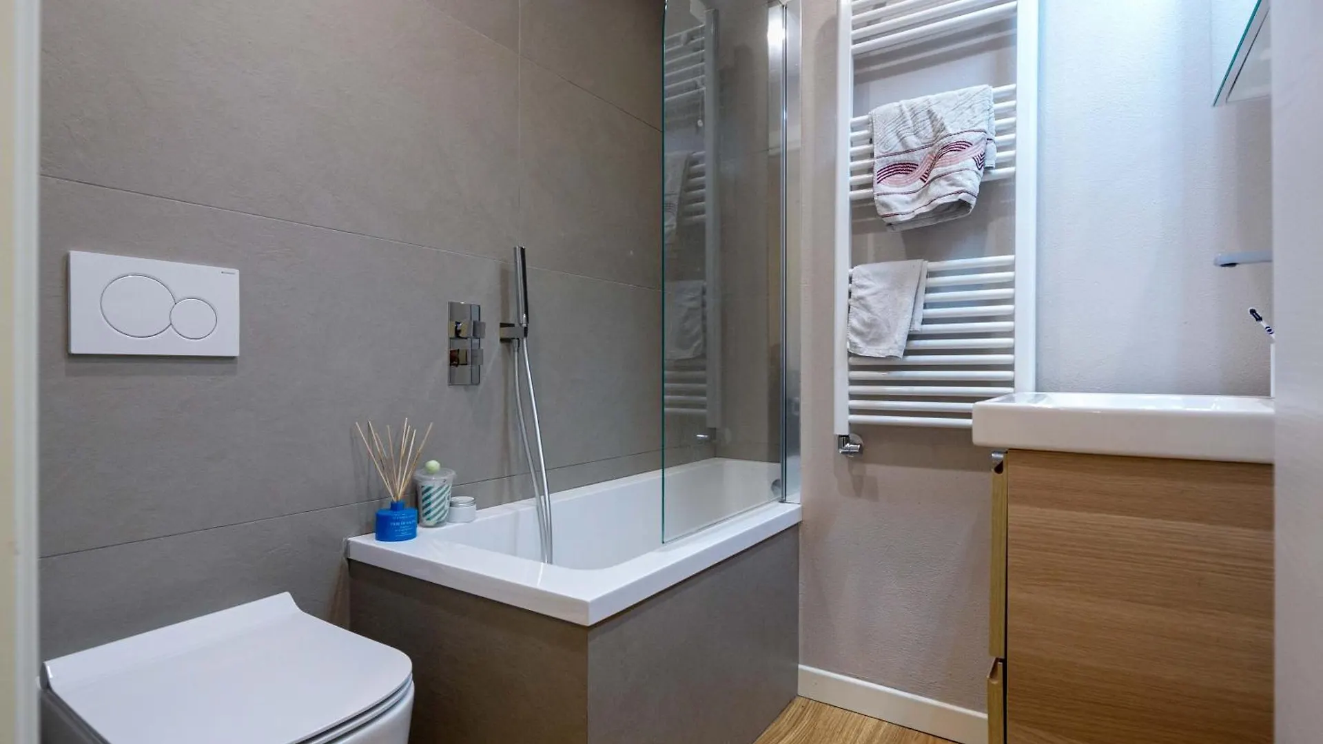 Bed & Breakfast Milan Nanna B&B, Metro M3,Ieo, Duomo Colazione Inclusa San Donato Milanese